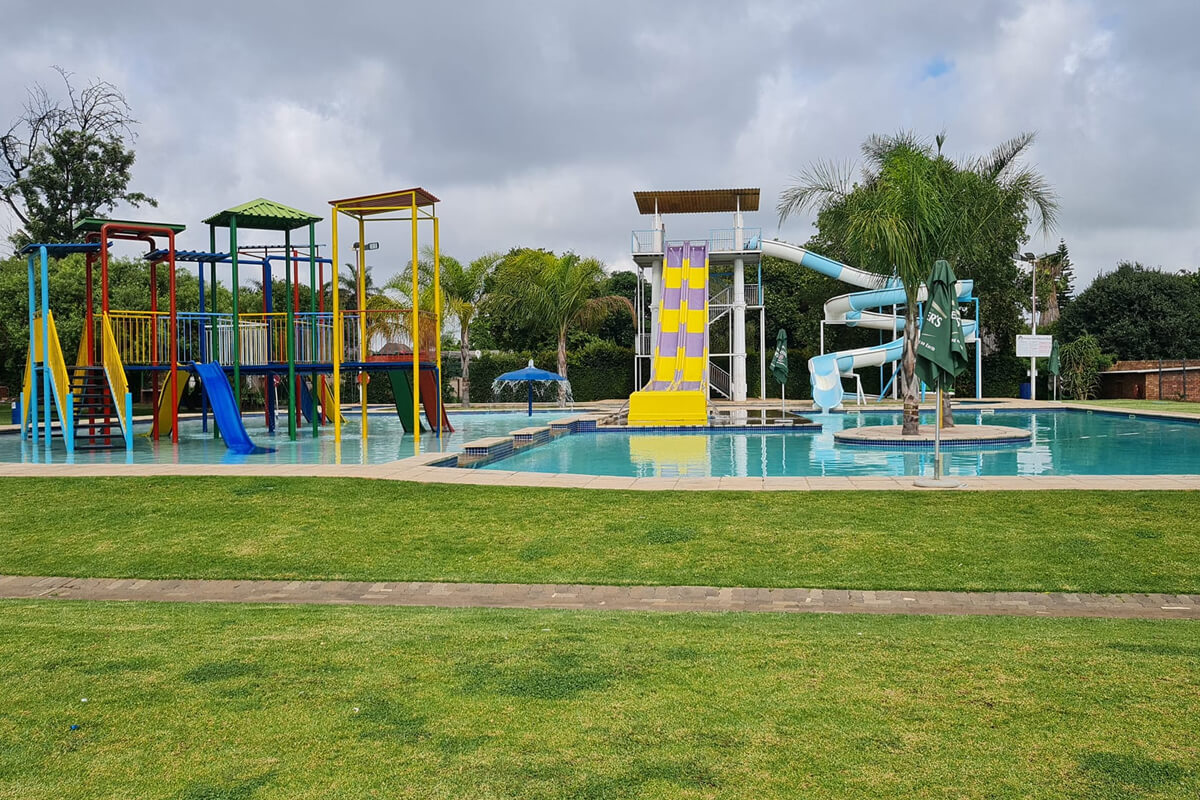 Grizzlies Water Park Pictures