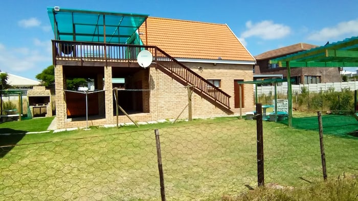 Jeffreys Bay Holiday Accommodation on The Beach